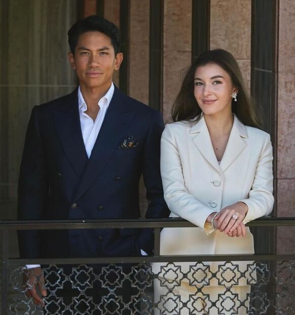 El príncipe Abdul Mateen y su prometida Anisha Rosnah binti Adam / Instagram: @tmski