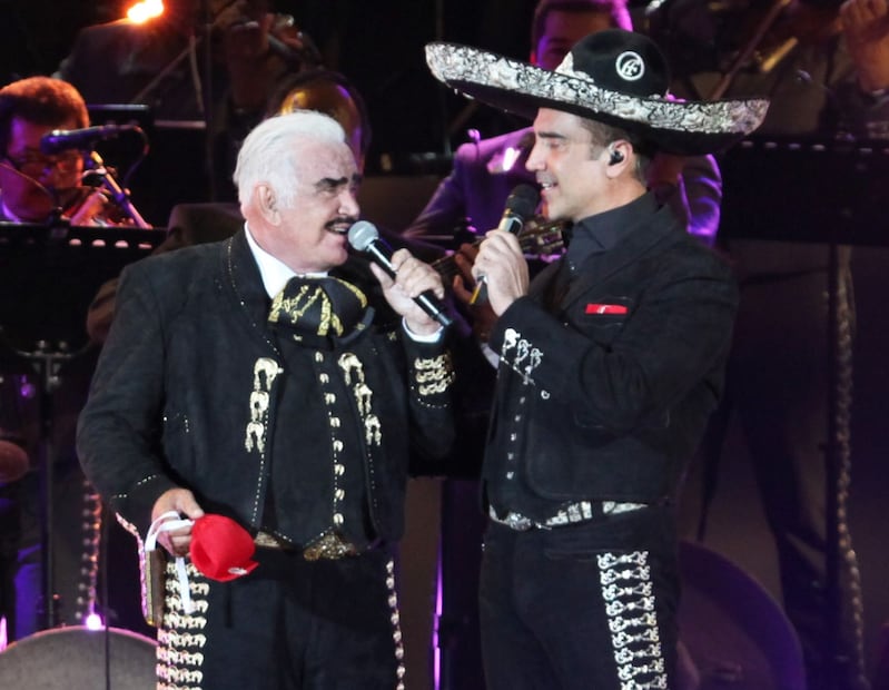 Alejandro Fernández recuerda a su papá, Vicente Fernández, a un año de su fallecimiento