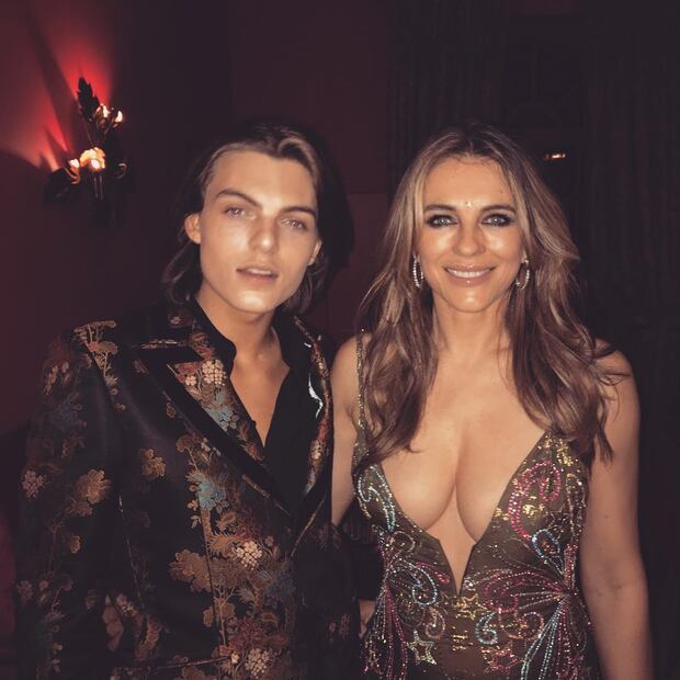 El hijo de Elizabeth Hurley, Damian, gana la batalla de una multimillonaria herencia 