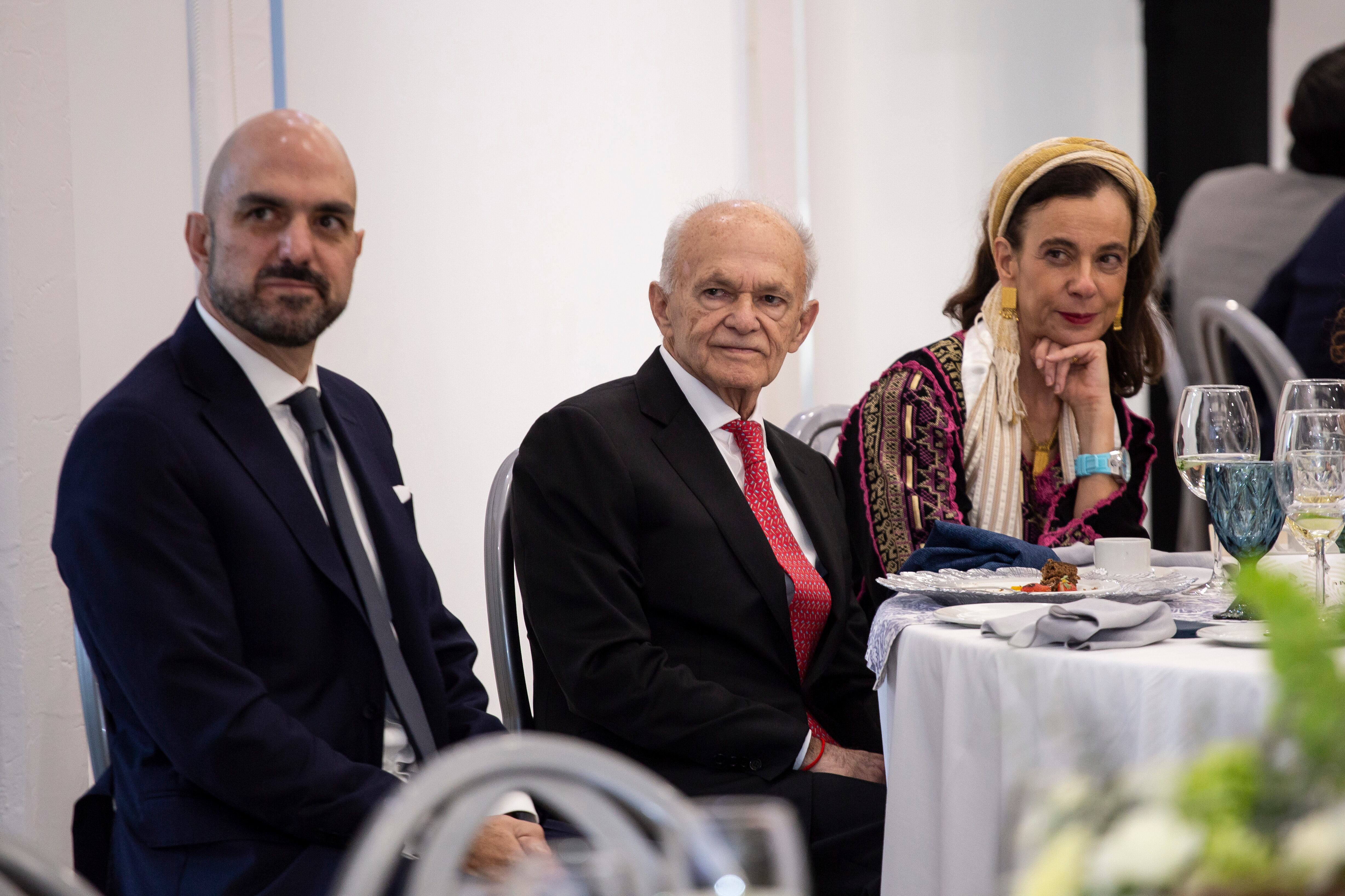 Daniel Karam, Alfredo Harp Helú e Isabel Grañén. (Foto: Esteban Torreblanca)