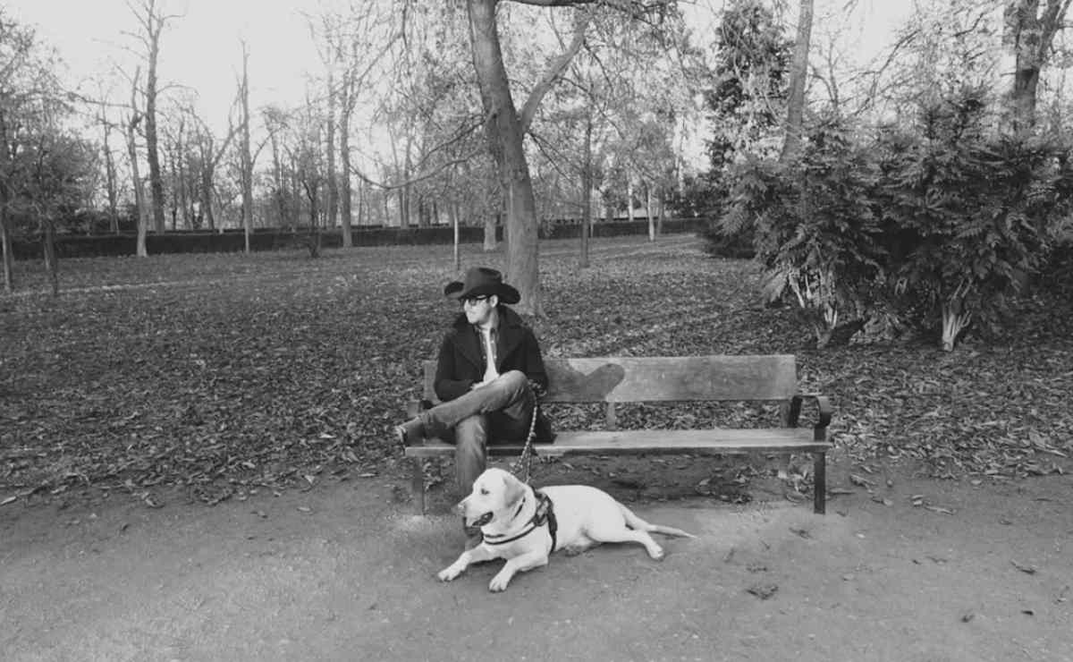 Eduardo Capetillo junto a Charlie, el perrito de Ale y Nader Shoueiry / Foto: Instagram