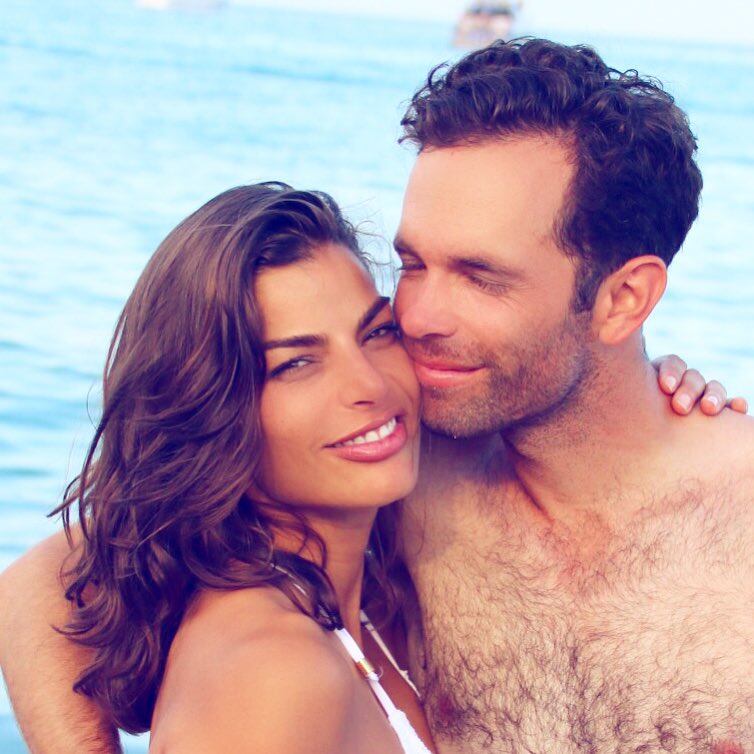 Las románticas fotos de Bárbara Coppel y Alejandro Hank Amaya a 4 años de "novios"
