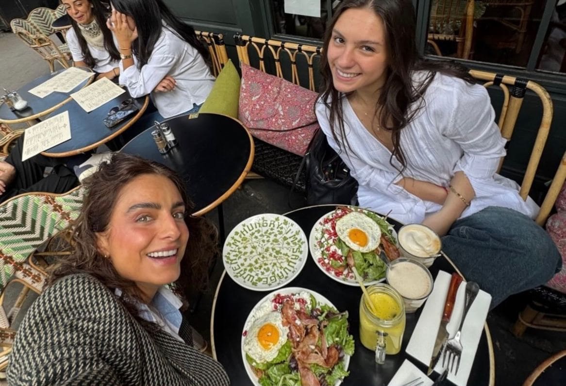 Aislinn Derbez y Lorena Ohcmann de viaje en Paris (Foto: Instagram)