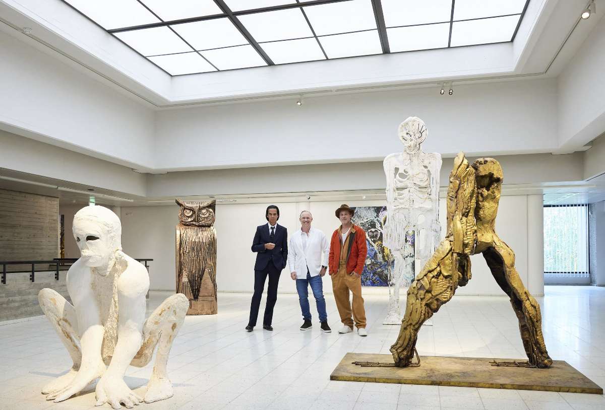 Brad Pitt, de actor a escultor: inaugura su primera exhibición artística en Finlandia