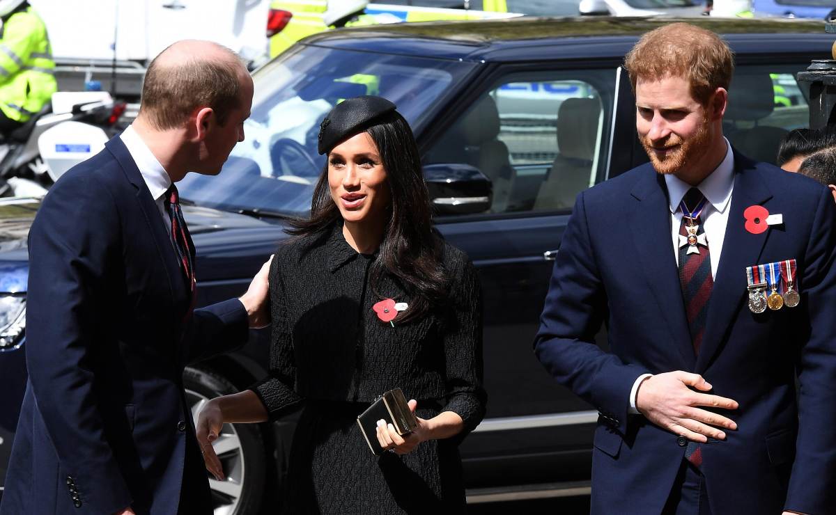 El príncipe William llamó “esa maldita mujer” a Meghan Markle