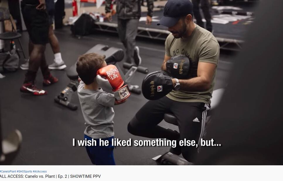 "No pasa nada si lloras": el tierno consejo de "Canelo" Álvarez a su pequeño hijo