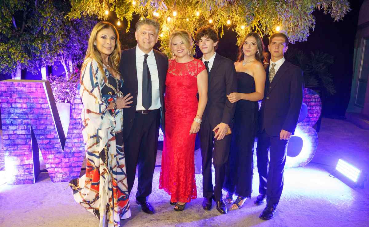 El Miraflores festeja a sus graduados generación 2023