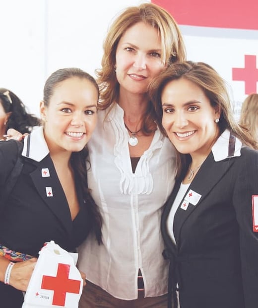 Daniela Goñi, Silvana Ponzanelli y Silvia Rojo en una colecta de la Cruz Roja en 2009 / Foto: Archivo El Universal