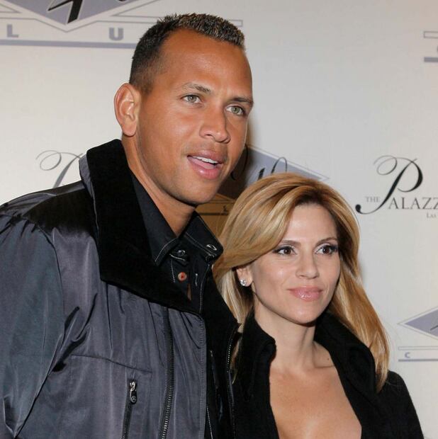 Alex Rodriguez, ex de Jennifer Lopez, aparece con su exesposa