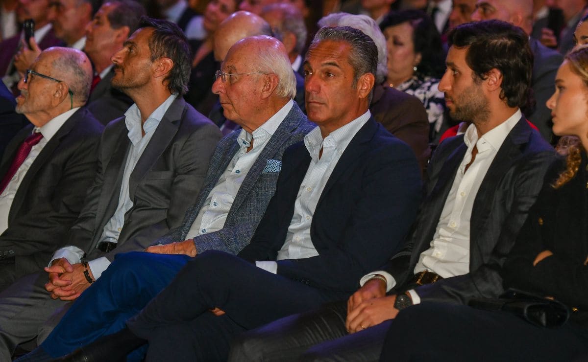 Carlos Slim Domit asistió a la plática que su papá ofreció en el Centro Libanés / Foto: Arturo Quintero