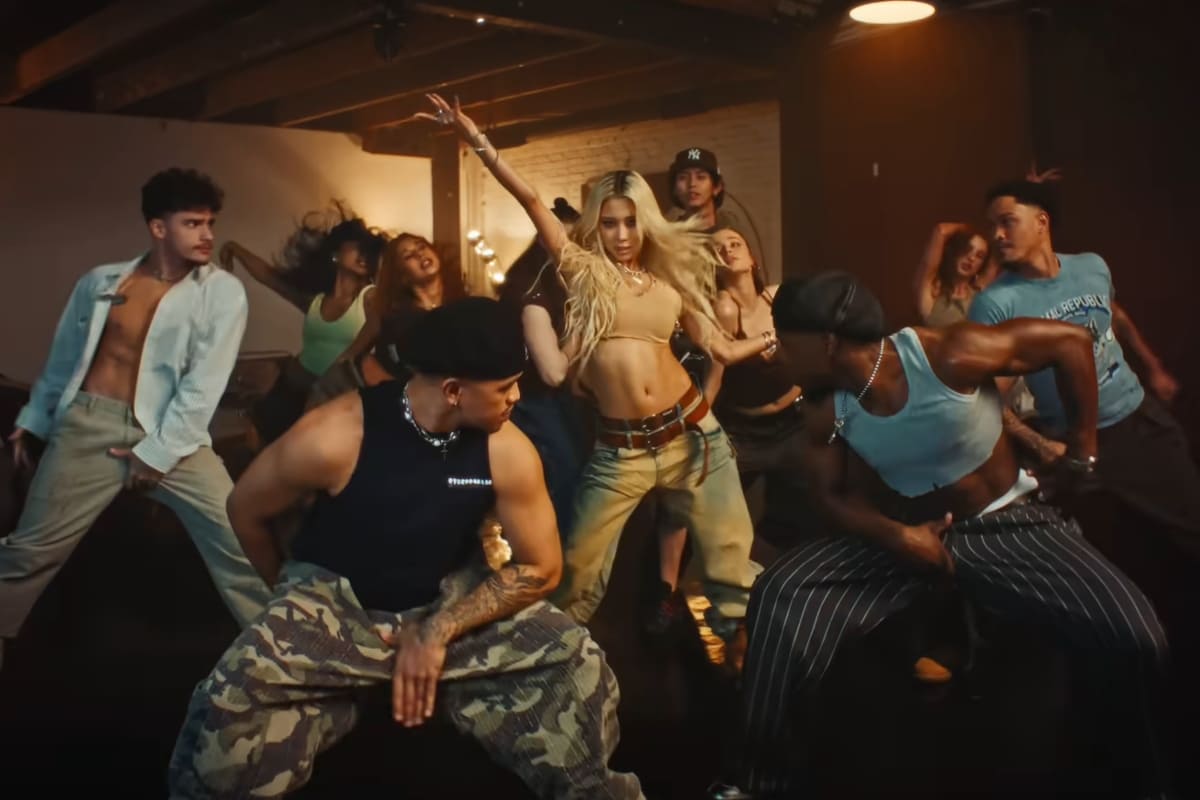 Shiloh Jolie en video musical de DAYOUNG / Foto: Captura de pantalla