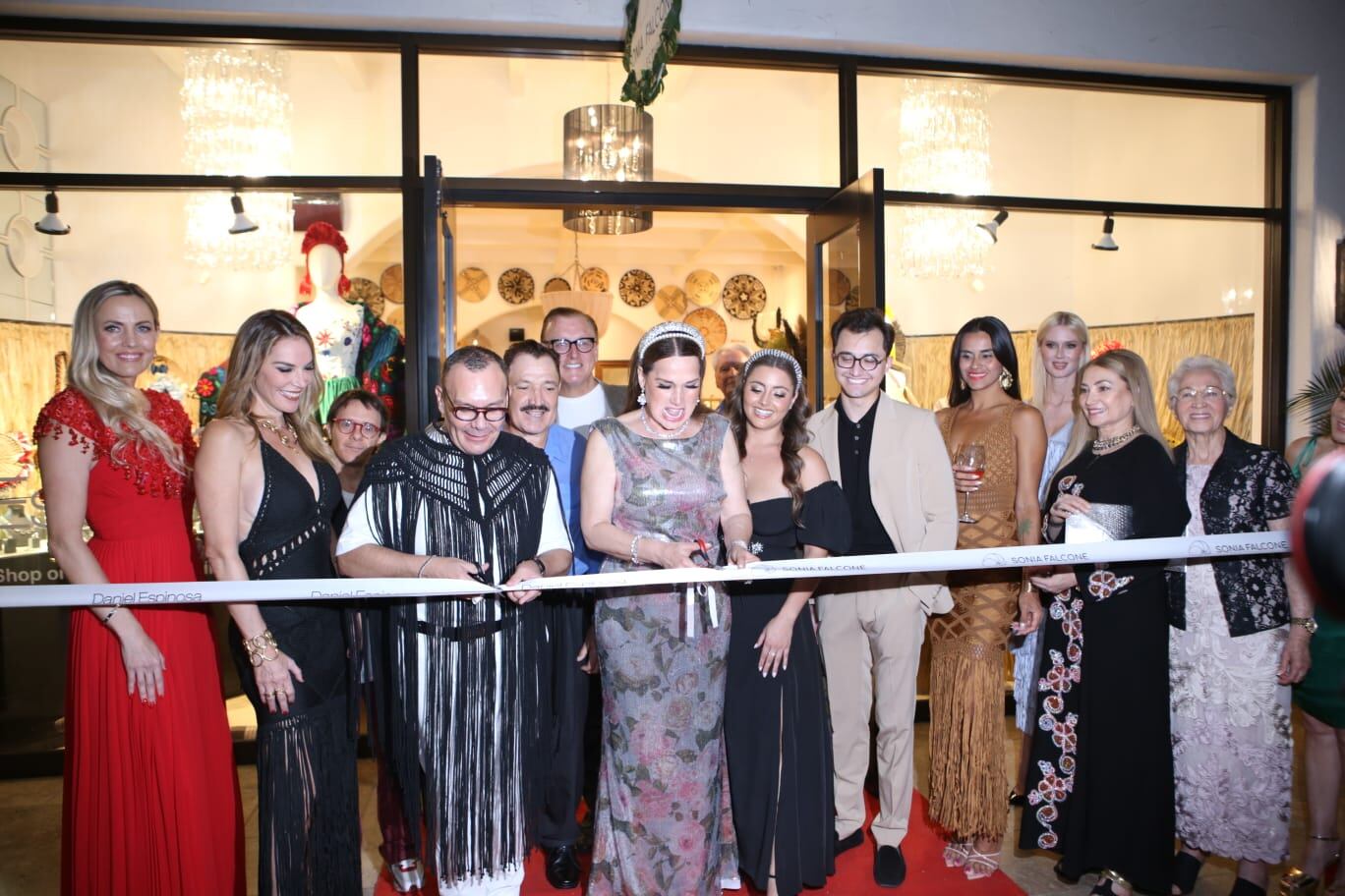 La nueva boutique de Sonia Falcone y Daniel Espinosa fusiona arte y moda en Los Cabos