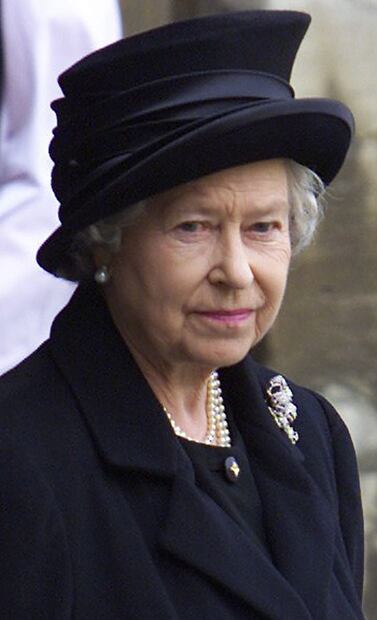 Abren carta que revela el dolor de la reina Isabel en la muerte de la princesa Diana
