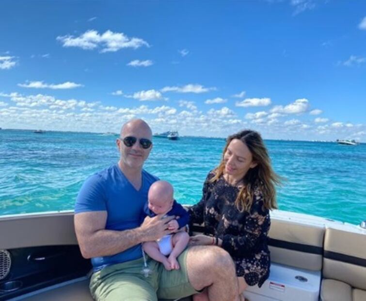 Las primeras vacaciones de Érika Zaba con su bebé Emiliano y su esposo Francisco Oliveros en la playa 