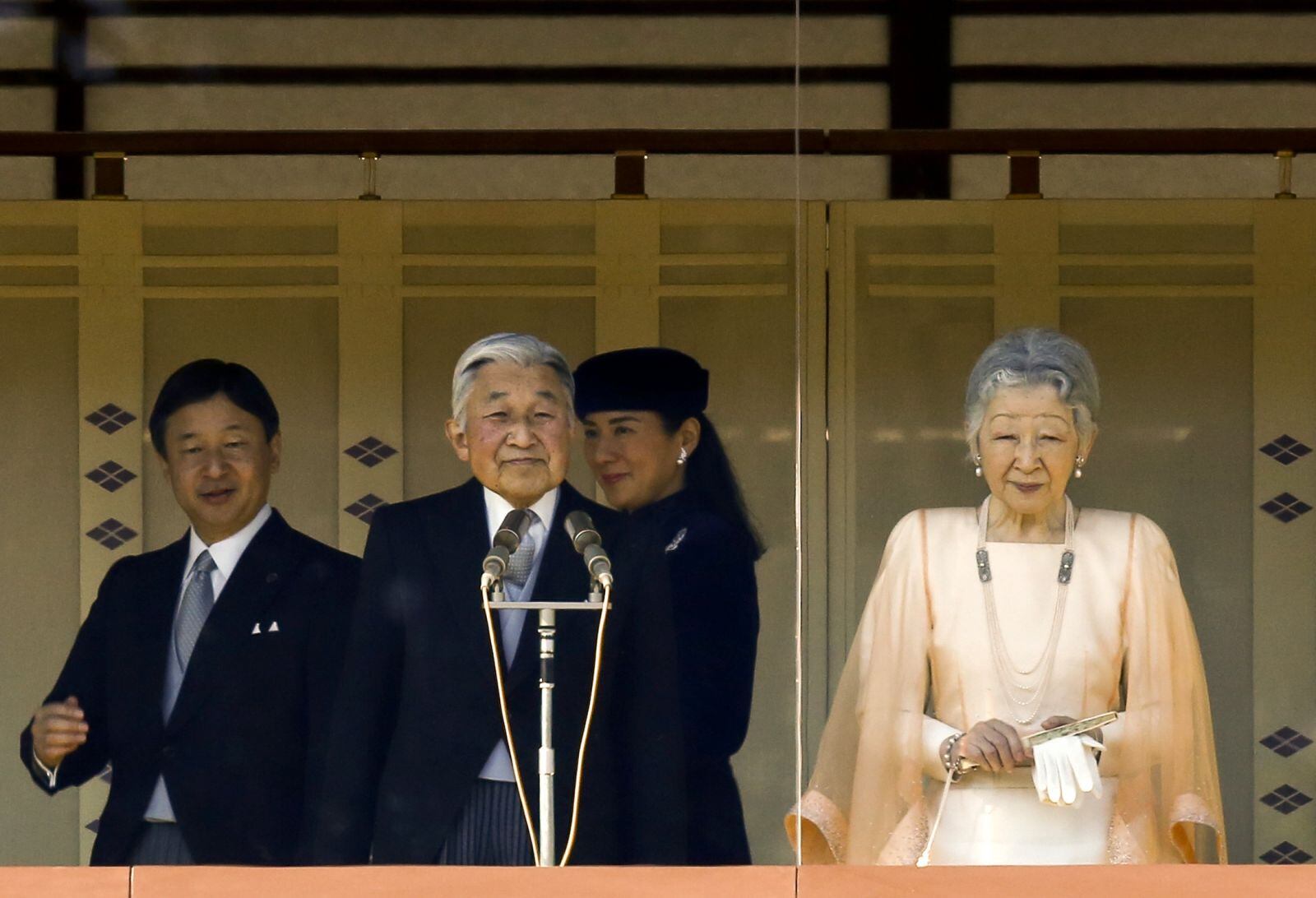 A 12 días de dejar el trono, el emperador Akihito asiste a su último ritual sagrado