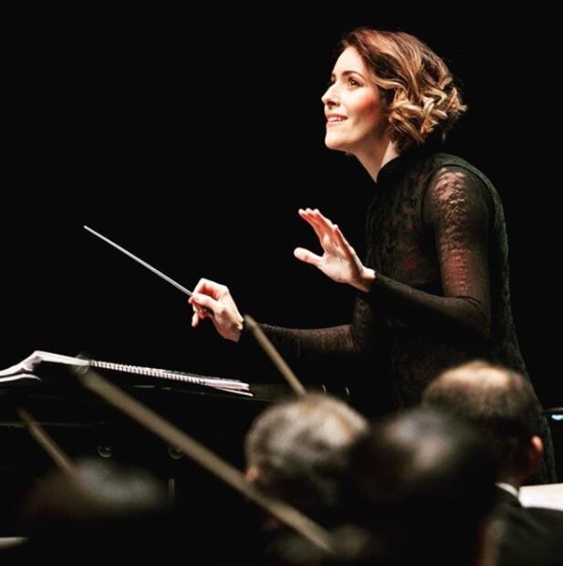 VIDEO: Alondra de la Parra y su hijo forman la orquesta de jazz más tierna y divertida