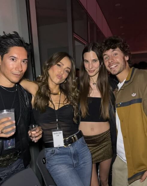 Juanpa Zurita y Jessica Alba en el backstage del concierto de Shakira / Foto: Instagram