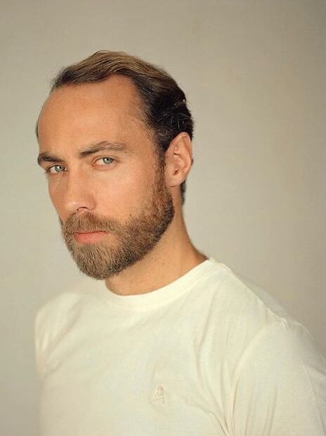 La divertida fotografía de James Middleton con sus perros durante su aislamiento