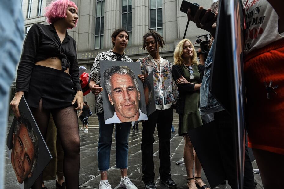 Jeffrey Epstein, amigo del príncipe Andrés y Donald Trump, es detenido por tráfico sexual