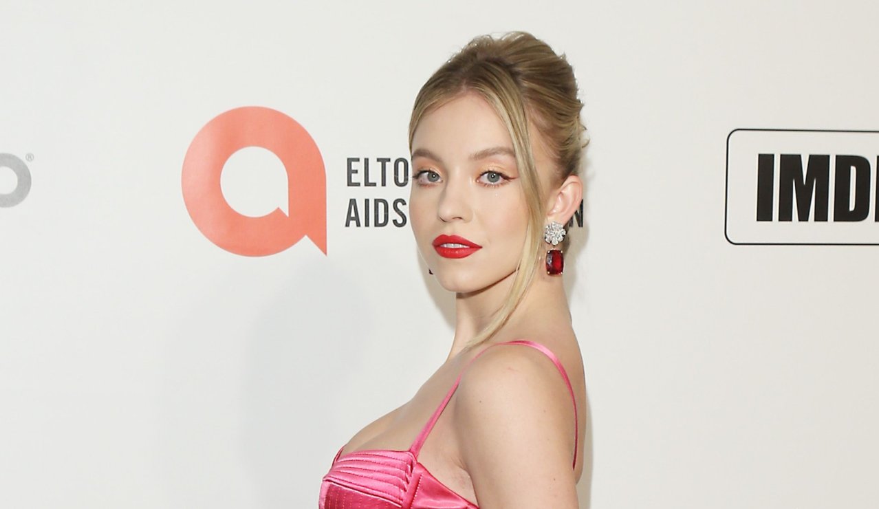Sydney Sweeney will show off her new hair pinned up in a gown