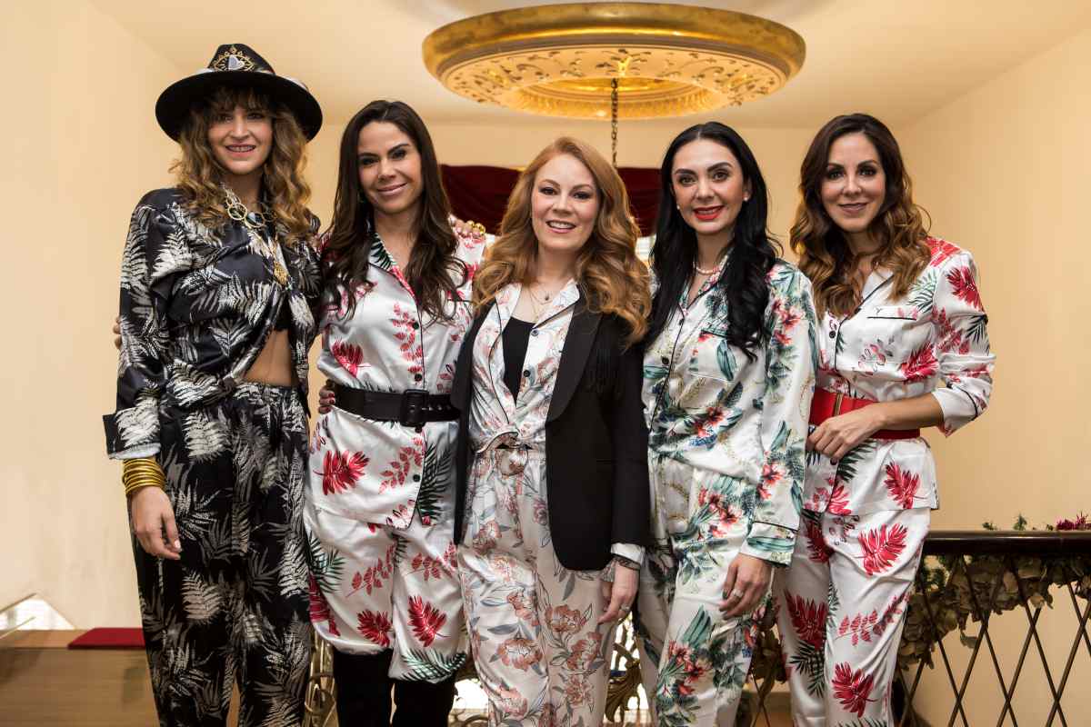 Paola Rojas y Daniela Magún en pijama party a beneficio