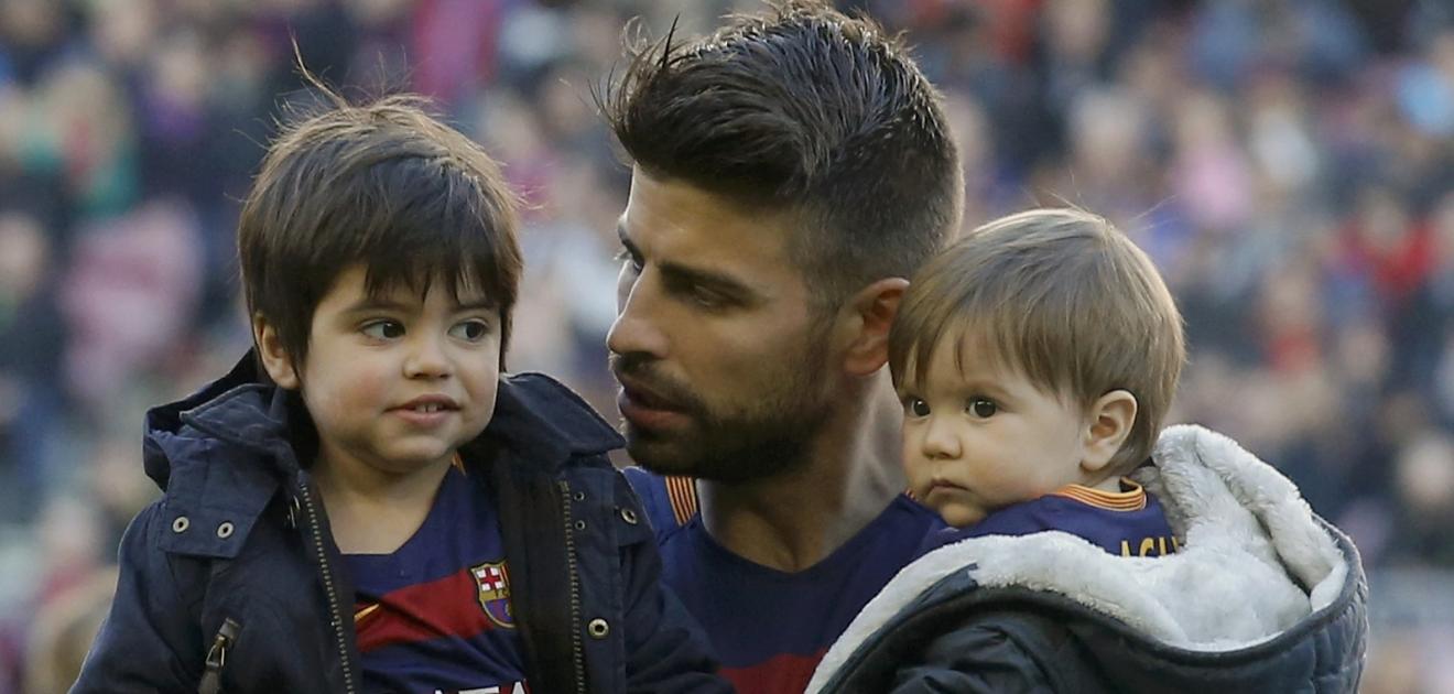 Gerard Piqué con sus hijos, Milan y Sasha. Foto: Archivo