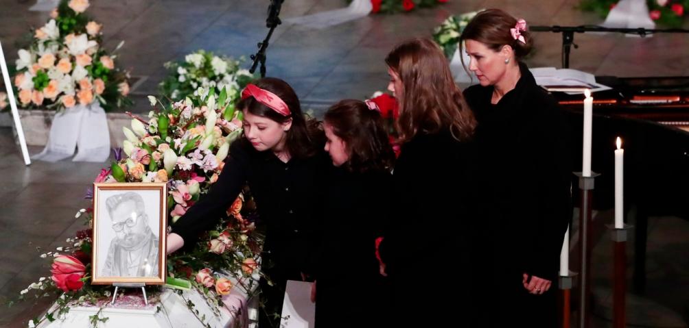 funeral Ari behn princesa martha louise y sus hijas