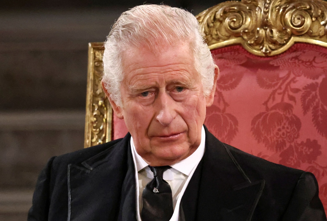 Carlos III, Reino Unido, Hábitos