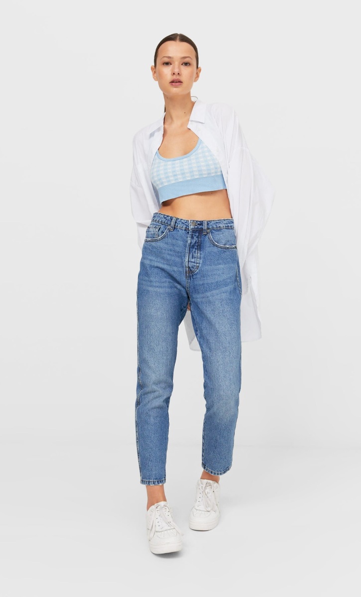 jeans baggy, prendas esenciales para verano 2021
